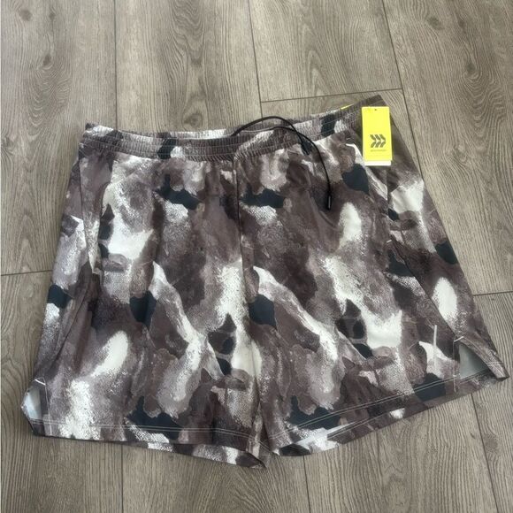 All in motion Camouflage Women's Shorts - Picture 1 of 4